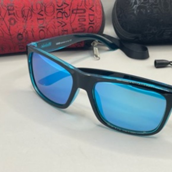 New Polarized Sunglasses - Picture 3 of 5